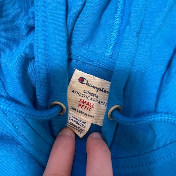 Men’s Small Champion Sweater Blue (fits M women’s) - Picture 2 of 3